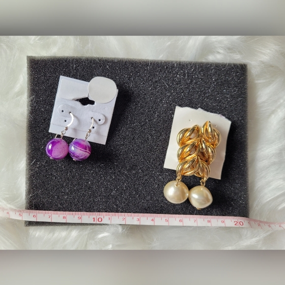 Lot 2 Pairs Vintage Earrings
